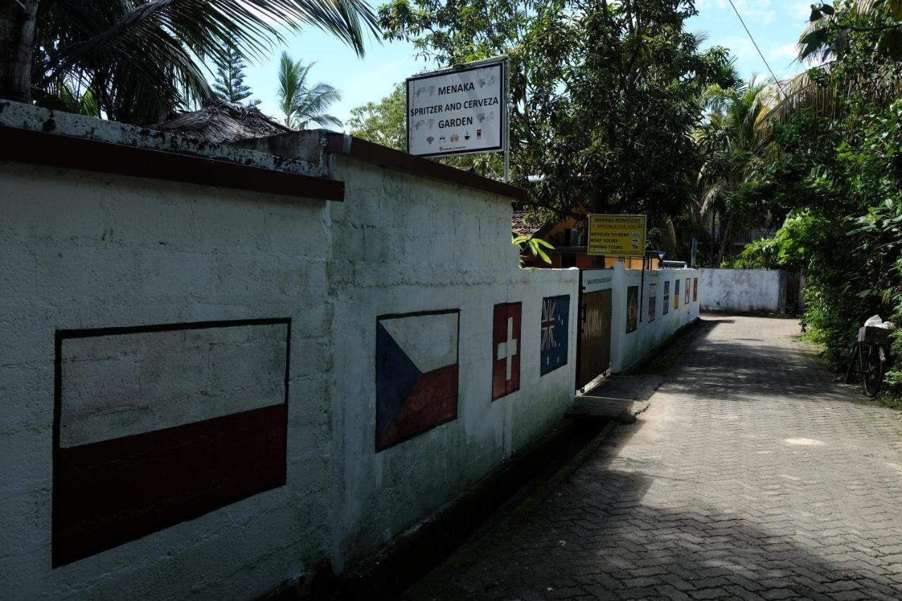 Menaka Homestay タンガラ エクステリア 写真
